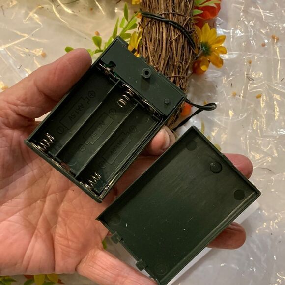 Beautiful Door wreath (or inside wall decor) w/LED lights - Picture 4 of 6